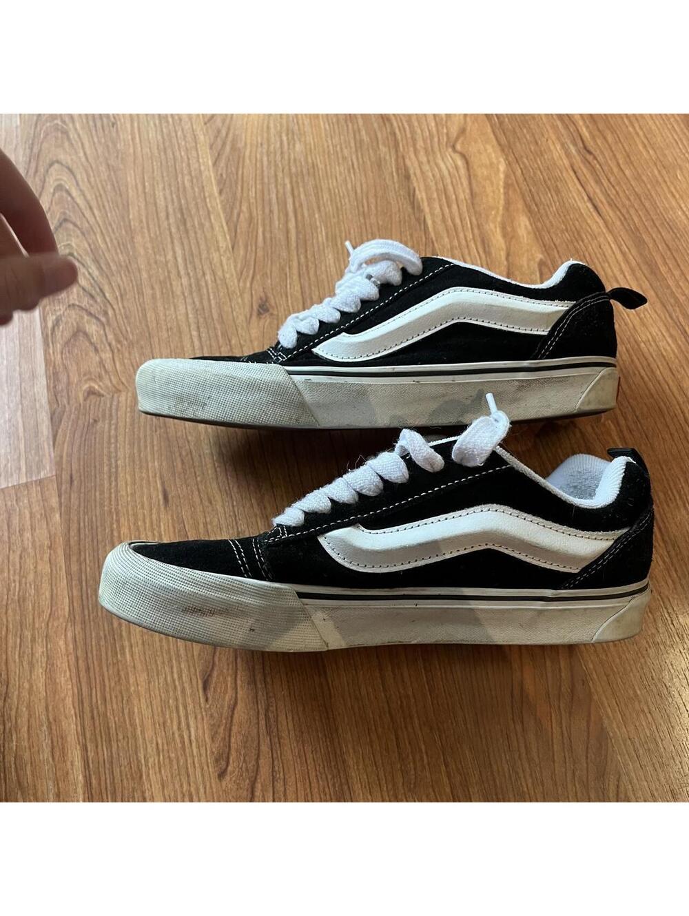 Black and white vans new skool shoes | size 7 men’s